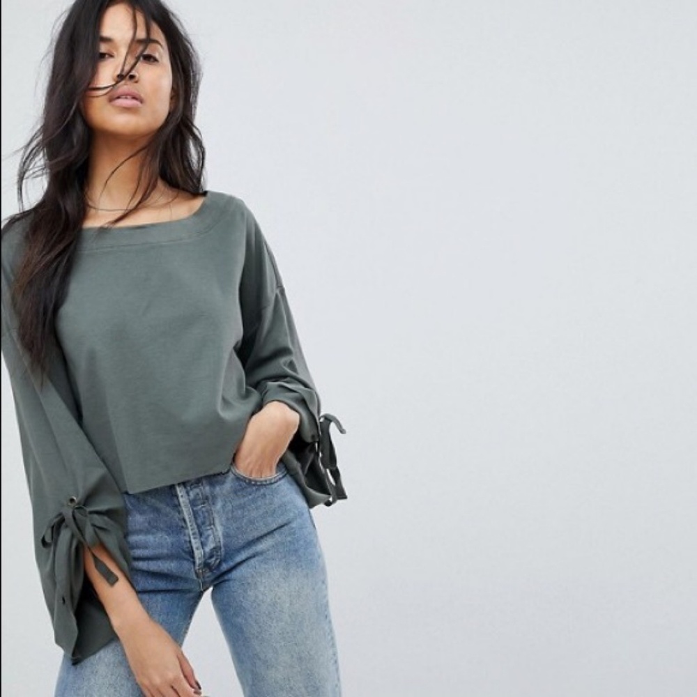 Free people holala sweatshirt green small. Nwt